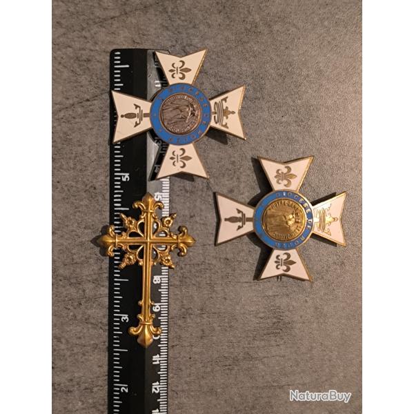 LOT MDAILLES ET CROIX AUX ARMOIRIES DE JEANNE D'ARC