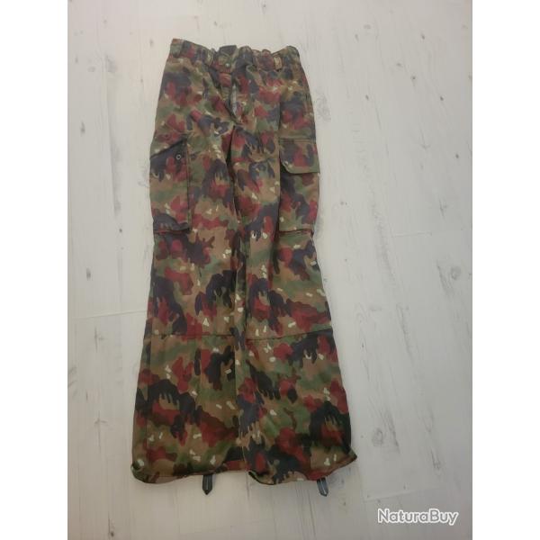 Tenue Suisse TAZ 83