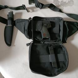 A vendre sacoche holster avec 1 couteau fixe vendue sans pistolet ni chargeur