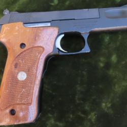 Pistolet semi-automatique Smith & Wesson 422 calibre 22 L.R.