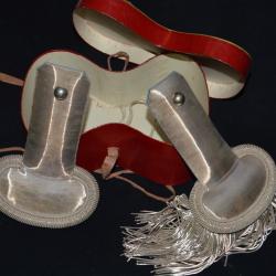 EPAULETTES OFFICIER HUSSARD /CHASSEUR A CHEVAL / CHASSEUR D'AFRIQUE-TUNIQUE CAVALERIE GUERRE 1914/18