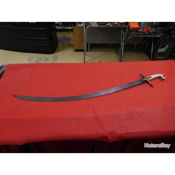 Sabre lame courbe type damas , garde ivoire ou os , Occasion sans Prix de Rserve