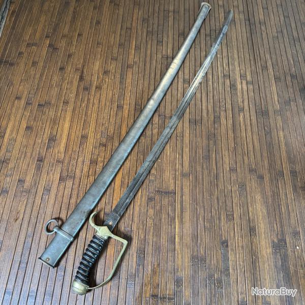 SABRE DE CAVALERIE ANGLAIS LAME GRAVE REGINA VICTORIA