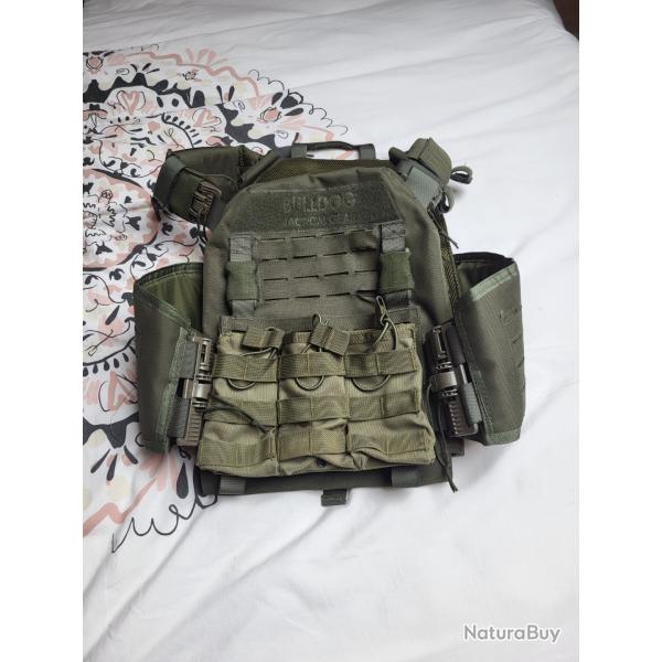 Porte plaque bulldog tactical od green taille L molle 3 portes chargeurs compatible AR/AK tat impec