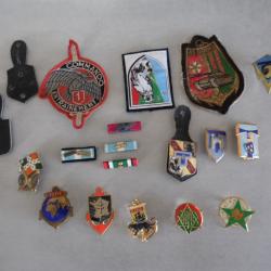 lot insignes et ecussons