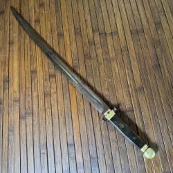 GLAIVE DU XlX éme SIÈCLE PLAQUETTES EN CORNE MONTURE BRONZE