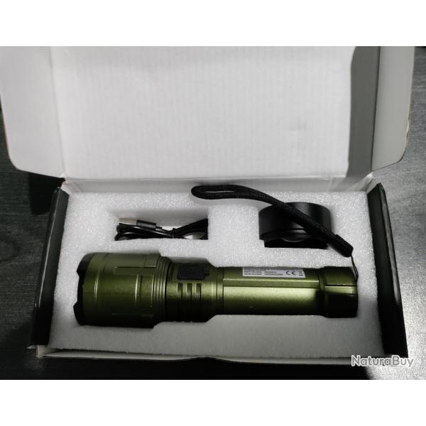 Lampe tactique ultra-puissante avec powerbank intgr