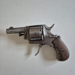 Revolver Style  Bull Dog calibre 380 