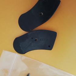 Plaquettes neuves pour Webley MK III 380