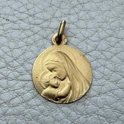 Pendentif or massif 18 carats - Marie et l'enfant - catholique - Chrétien - médaille -