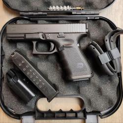 Pistolet semi-automatique GLOCK 19 C Gen 4 - Cal. 9x19 - Mallette, 2 chargeurs (Occasion)