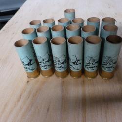 étuis vide de cartouches de chasse en carton
