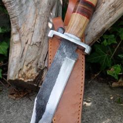 Gros Couteau De Trappeur Chasse Bowie Lame Acier Carbone 1075 Etui Cuir Manche Bois Fabr Artisan 01