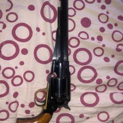 Arme de l'époque : 1868 revolver New Model Colt remington calibre 44 à poudre noir