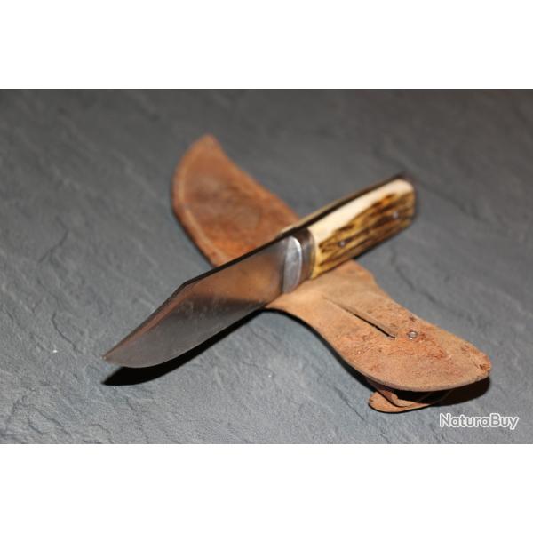 ANCIEN COUTEAU DE CHASSE LAME CARBONE A POLIR ET MANCHE CERFE ETUI CUIR**COLLECTION**
