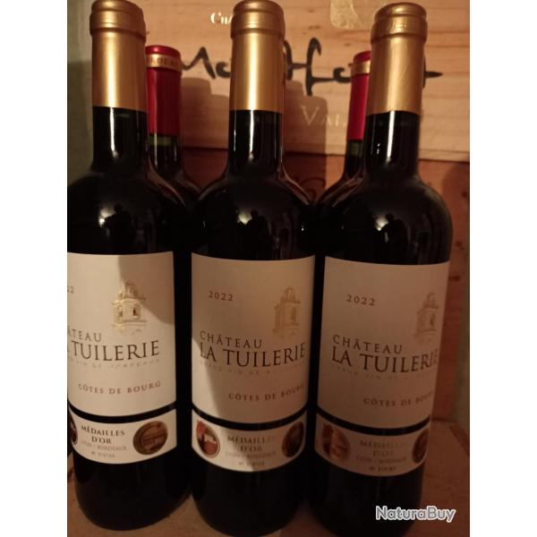 superbe lot de 3 bouteilles de vin Ctes de Bourg Chteau La Tuilerie doublement mdaill 2022