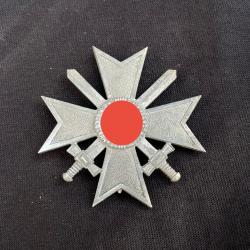Croix du Mérite de Guerre 1e classe avec glaives - Allemand WW2