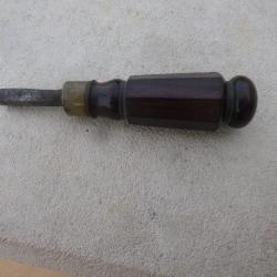 OUTIL DE DEMONTAGE DE CHEMINEES DE PISTOLET