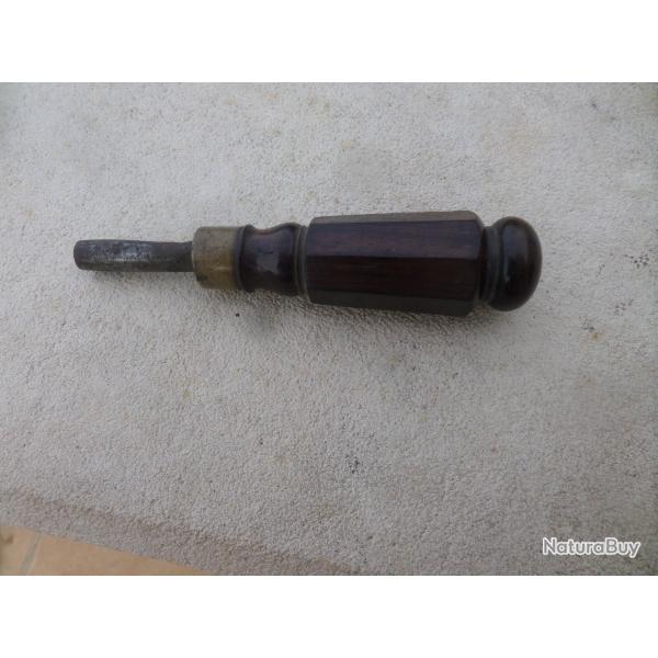 OUTIL DE DEMONTAGE DE CHEMINEES DE PISTOLET