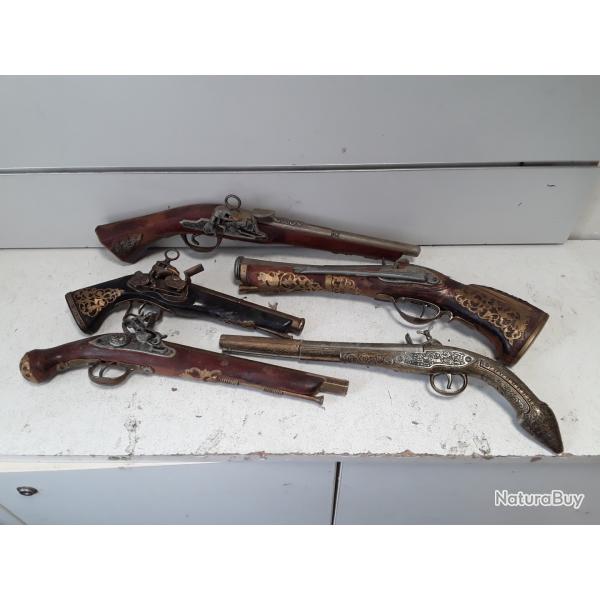 Lot de 5 faux pistolets a poudre noire decoratif