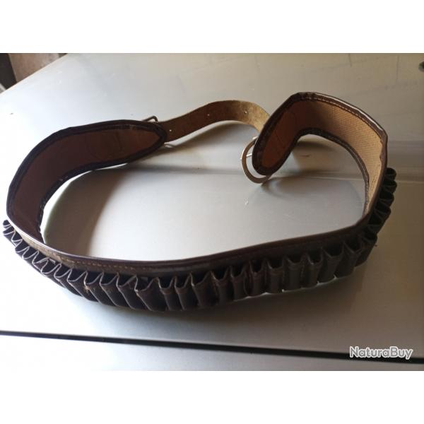 CARTOUCHIERE EN CUIR CALIBRE 9 MM - 38 SPL - 357 MAG .