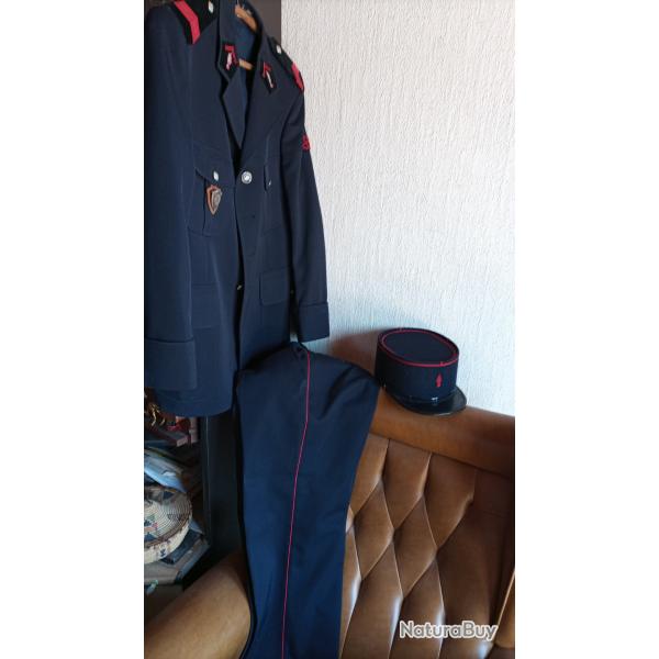 TENUE DE SORTIE SAPEURS POMPIERS VESTE PANTALON KEPI.