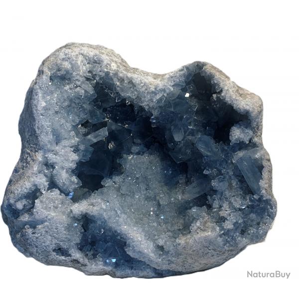 Magnifique et rare gode de Celestite de Madagascar de 13 kg