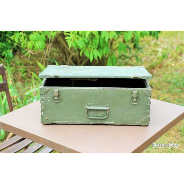 ANCIENNE BOITE DE TRANSPORT EN BOIS DE L'ARMEE A RENOVER A LA BASE **COLLECTION**