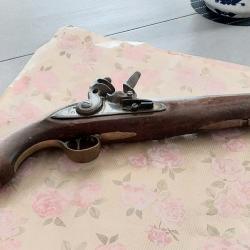 Pistolet à  silex signé  Tower, origine anglaise, premier tiers du XIX siècle