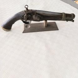 Pistolet d'arcon à  silex modèle des gardes du corps du roi