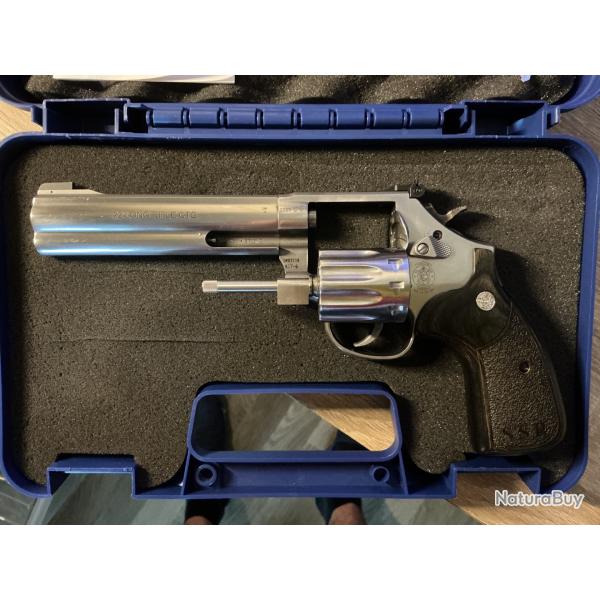 Revolver Smith et Wesson 617 en 6 pouces