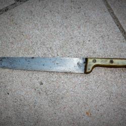 GRAND ET ANCIEN COUTEAU DE BOUCHER BARGOIN MANCHE CORNE BLONDE ACIER CARBONE A NETTOYER**COLLECTION*