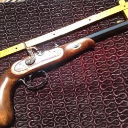 Pistolet de marque Ardesa à poudre noire, modèle "Pioneer" en cal45.