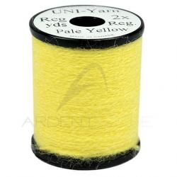 Uni yarn jaune pâle
