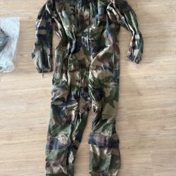 Combinaison militaire