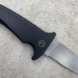 Rare couteau pliant GERBER . Modéle PARABELLUM .