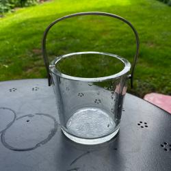Tasse en verre à petite anse