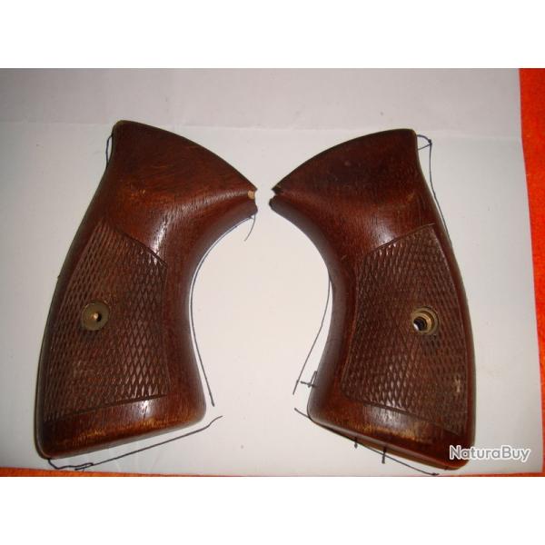 PLAQUETTES BOIS POUR REVOLVER MANURHIN???