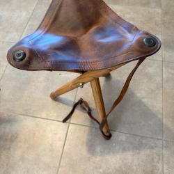 Trépied bois et cuir en bon état