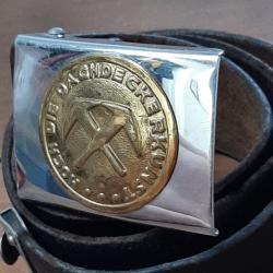 Ceinturon allemand de la Seconde Guerre Mondiale avec jolie boucle corporation authentique