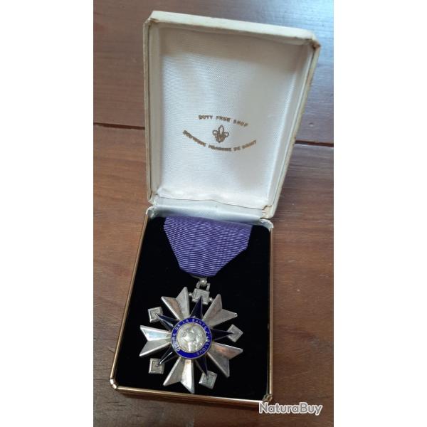 Belle mdaille de la sant publique avec bote ancienne. Beau ruban.