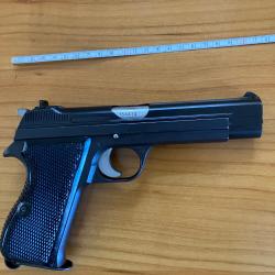 Pistolet SIG P210 version militaire suisse. Calibre 9x19 excellent état. Cat B