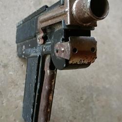 PISTOLET A BOUCHON