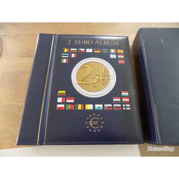 Classeur avec 114 pices de 2 euros commmoratives de 2004 a 2014