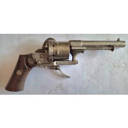 Revolver copie de LEFAUCHEUX belge 6 coups a broche 7mm. Tres bon état de fonctionnement