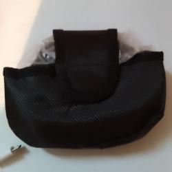 poing américain shocker avec son étui de protection