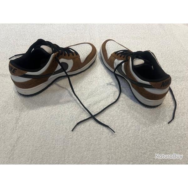 paire de chaussures Nike dunk low db trail boot taille 42,5