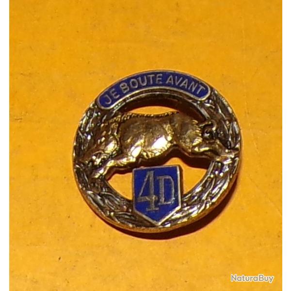 4 D, Je boute avant, Rgiment de Dragons, sanglier dor, guilloch , sanglier brochant sur une rond