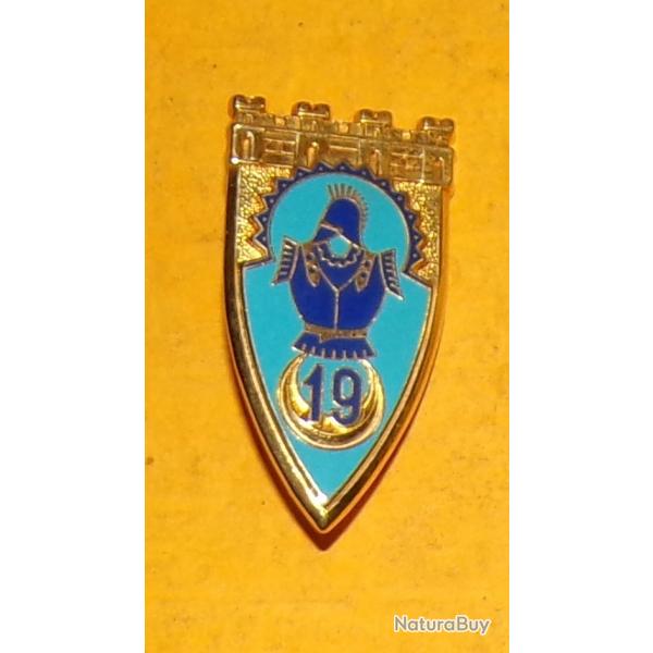 19 Rgiment du Gnie, hauteur 44 mm, dos lisse, FABRICANT DRAGO PARIS  ,  HOMOLOGATION 215 , BON ET