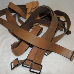 LOT 6  BRETELLES FUSILS BERTHIER / LEBEL / MAS 36 / MAS 49 + ETUI CUIR NETTOYAGE